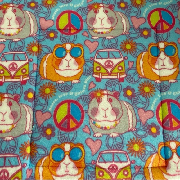 2 Guinea Pig P Piddle Pads VW PEACE Reversible Fleece Absorbent reusable - Picture 2 of 3